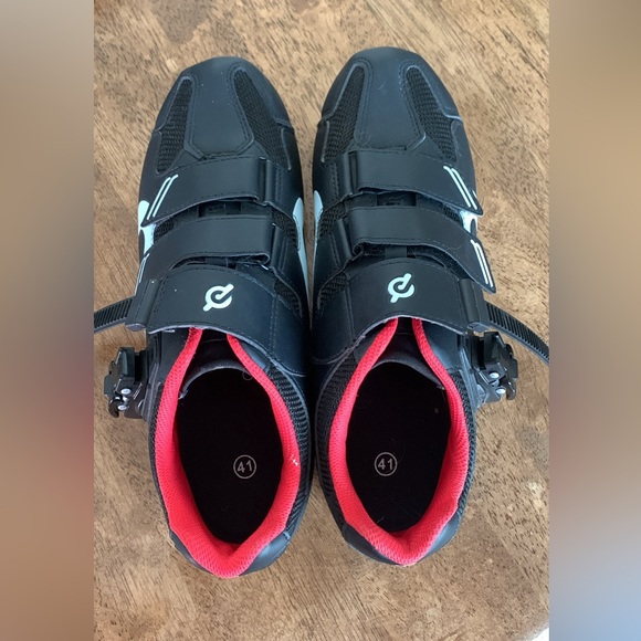 Peloton cycling shoes - Picture 2 of 2